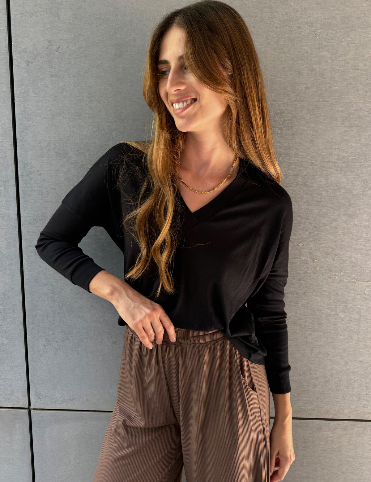 NO.50 חולצת וי ארוכה שחור