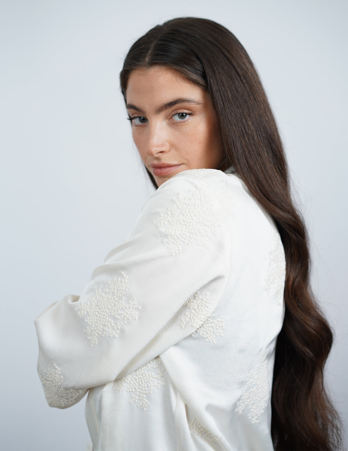 OFRA קימונו רקום פרחים שמנת