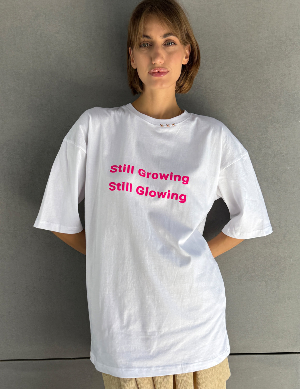 טי שרט GROWING לבנה