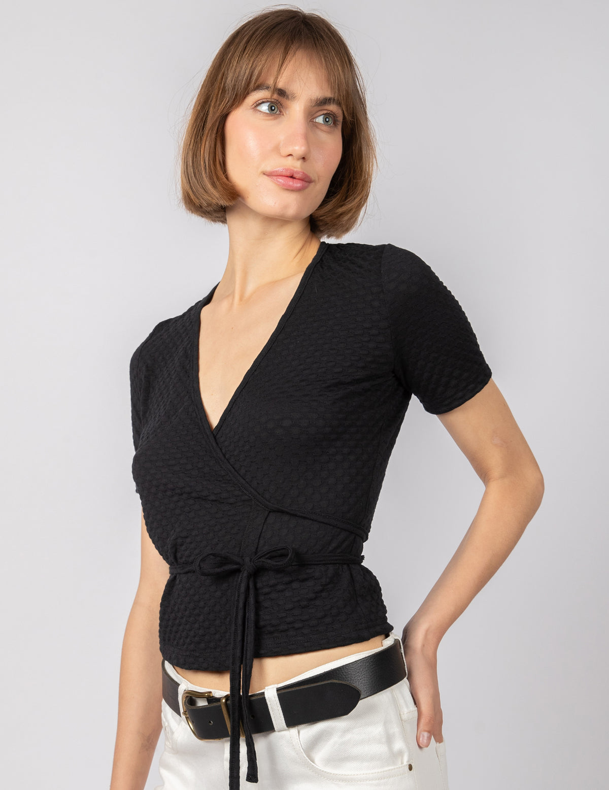 NO.43 חולצת מעטפת שחור בועות