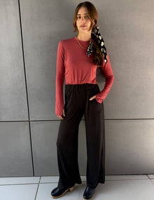 NO 32 BLACK